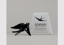 bordallo-pinheiro-ceramic-swallow-21.jpg